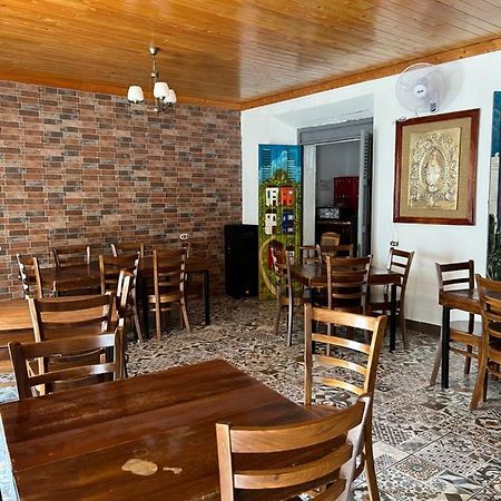 Hostal Y Restaurante La Toscana Metapán Exterior foto